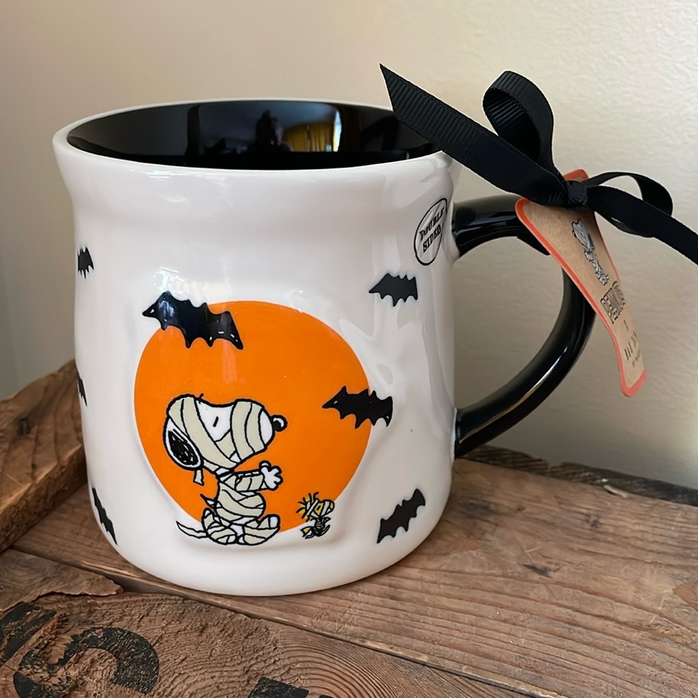 Happy Halloween Snoopy Mug!‎